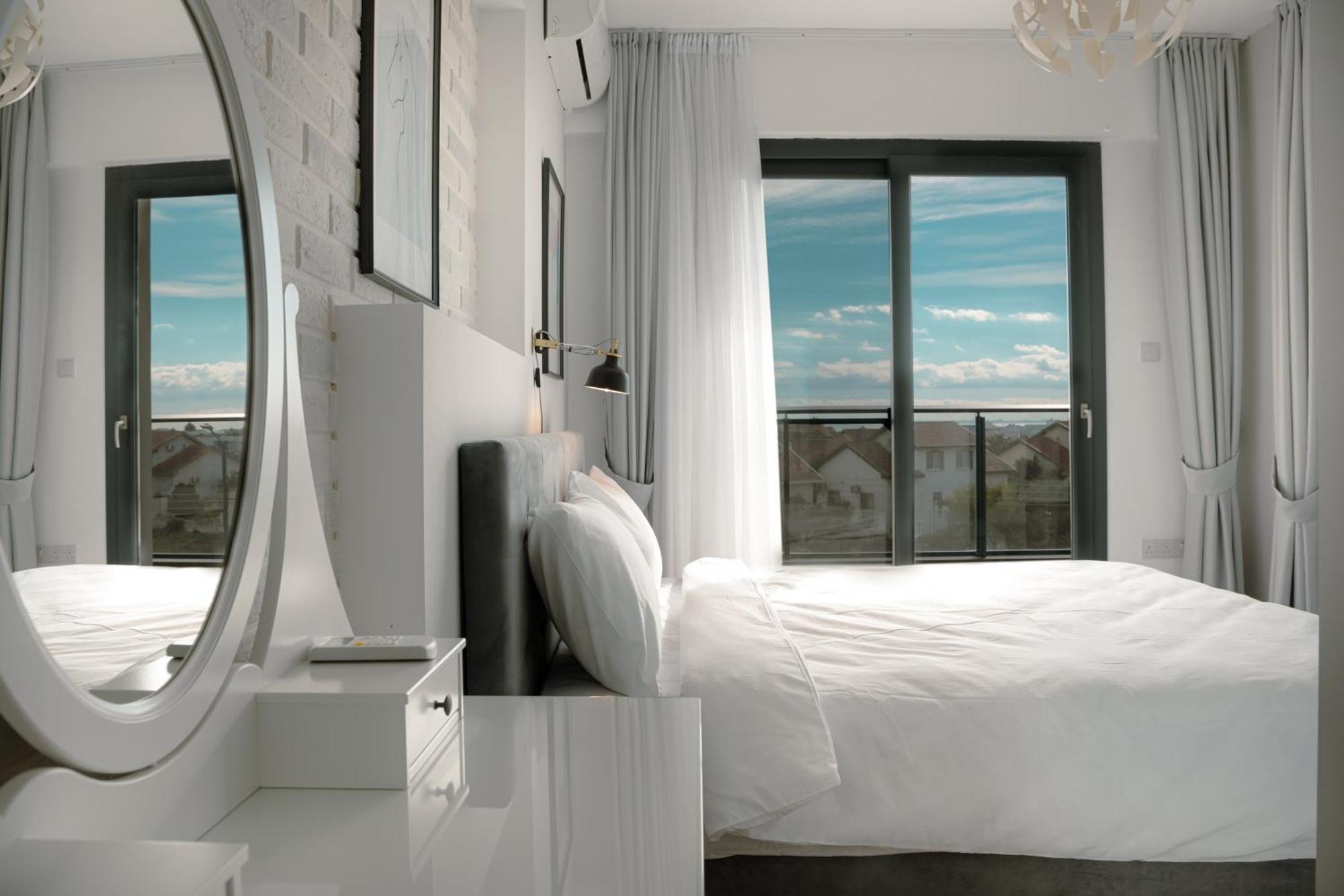 Caesar Blue Seaside Luxury Apartments Gastria Eksteriør billede
